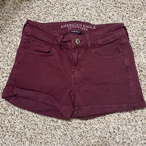 AMERICAN EAGLE Super Stretch Midi Maroon Shorts